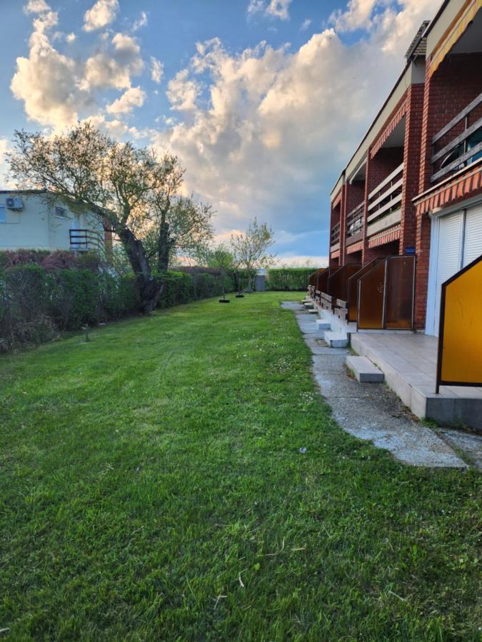 Balatonic Apartman Zamardi Exterior photo